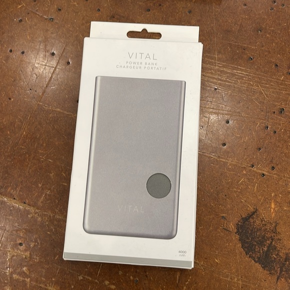 GUNMETAL Vital 4000mAh Super Slim Power Bank - Picture 3 of 3
